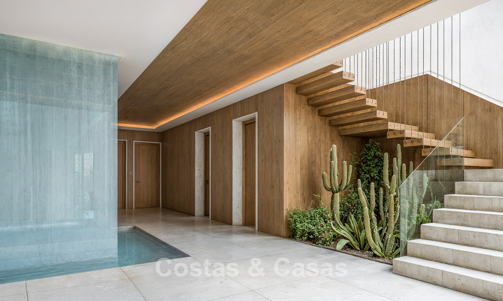 Viviendas de diseño únicas en venta a pocos pasos de todos los servicios en el centro de Estepona 795946