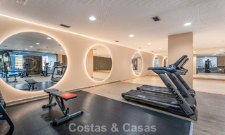 Ático con vistas al mar desde una amplia terraza en la azotea en venta en la New Golden Mile, entre Marbella y Estepona 796608 