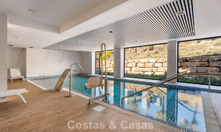 Ático con vistas al mar desde una amplia terraza en la azotea en venta en la New Golden Mile, entre Marbella y Estepona 796629 