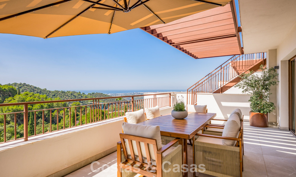 Ático dúplex nuevo con vistas despejadas en venta en el tranquilo Istán, cerca de Marbella en la Costa del Sol 796179