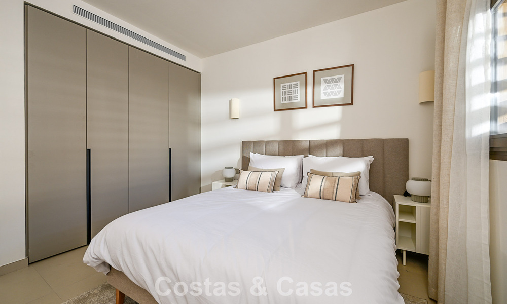 Apartamento en planta baja de alta calidad con jardín privado y piscina en venta en Fuengirola, Costa del Sol 796570