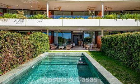 Apartamento en planta baja de alta calidad con jardín privado y piscina en venta en Fuengirola, Costa del Sol 796592