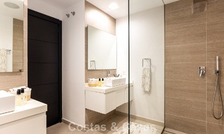 Villa de lujo avanzada en primera línea de golf en venta en el Valle del Golf de Nueva Andalucía, Marbella 796707 