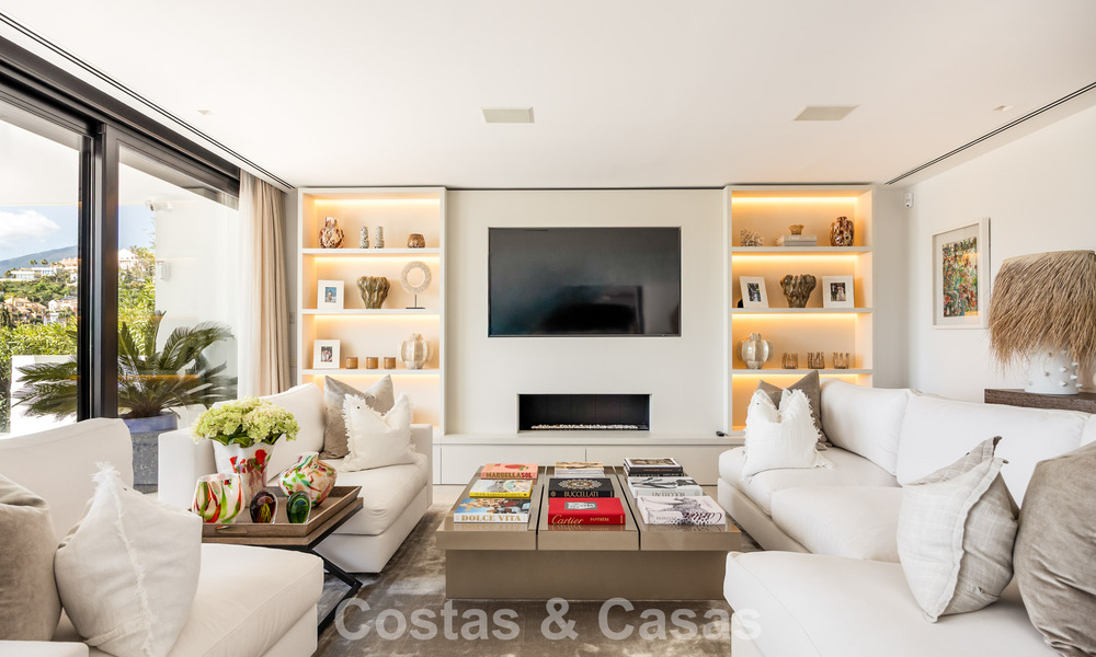 Villa de lujo avanzada en primera línea de golf en venta en el Valle del Golf de Nueva Andalucía, Marbella 796719