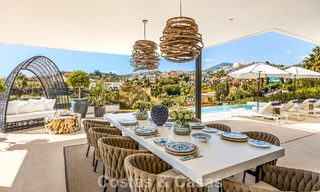 Villa de lujo avanzada en primera línea de golf en venta en el Valle del Golf de Nueva Andalucía, Marbella 796721 