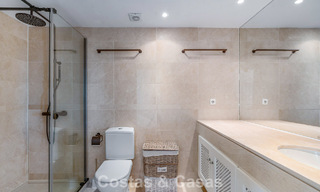 Ático dúplex de lujo en venta en un complejo cerrado en el valle del golf de Nueva Andalucía, Marbella 796730 