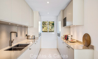 Ático dúplex de lujo en venta en un complejo cerrado en el valle del golf de Nueva Andalucía, Marbella 796738 