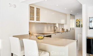 Ático dúplex de lujo en venta en un complejo cerrado en el valle del golf de Nueva Andalucía, Marbella 796744 