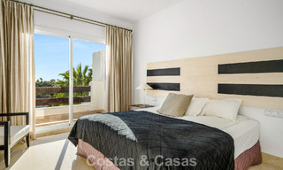 Ático dúplex de lujo en venta en un complejo cerrado en el valle del golf de Nueva Andalucía, Marbella 796745 