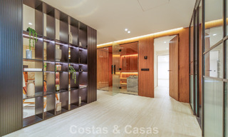 Villa de lujo exclusiva y moderna en venta a pocos pasos de la playa en el Este de Marbella 796870 