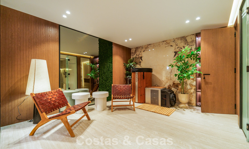 Villa de lujo exclusiva y moderna en venta a pocos pasos de la playa en el Este de Marbella 796872