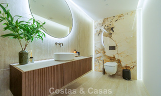 Villa de lujo exclusiva y moderna en venta a pocos pasos de la playa en el Este de Marbella 796874 