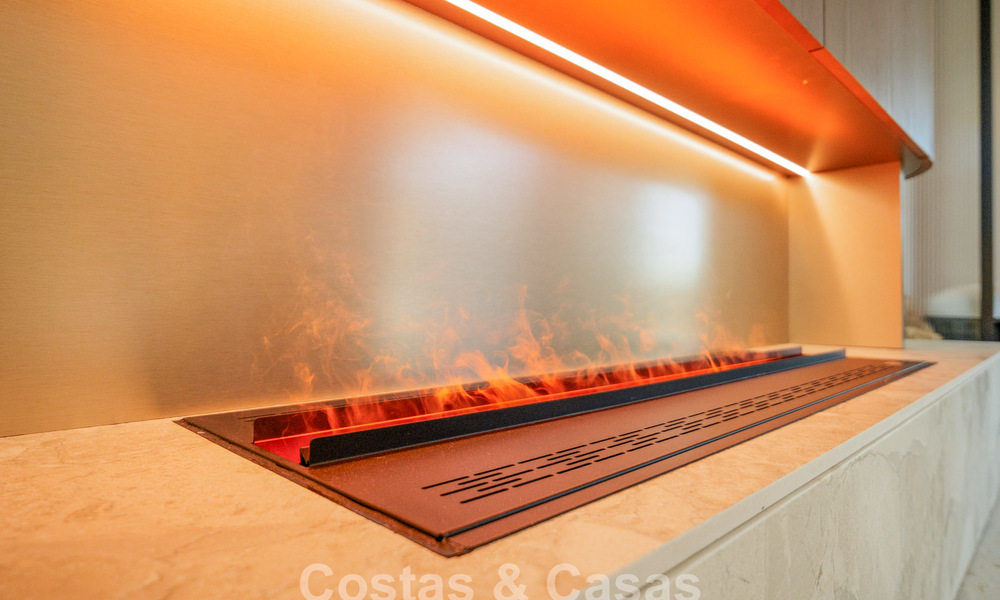 Villa de lujo exclusiva y moderna en venta a pocos pasos de la playa en el Este de Marbella 796876