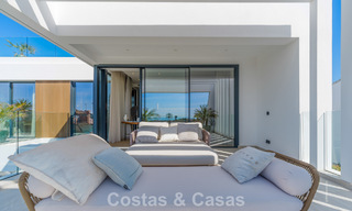 Villa de lujo exclusiva y moderna en venta a pocos pasos de la playa en el Este de Marbella 796897 