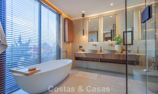 Villa de lujo exclusiva y moderna en venta a pocos pasos de la playa en el Este de Marbella 796899 