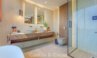 Villa de lujo exclusiva y moderna en venta a pocos pasos de la playa en el Este de Marbella 796900 