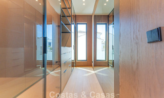 Villa de lujo exclusiva y moderna en venta a pocos pasos de la playa en el Este de Marbella 796901 