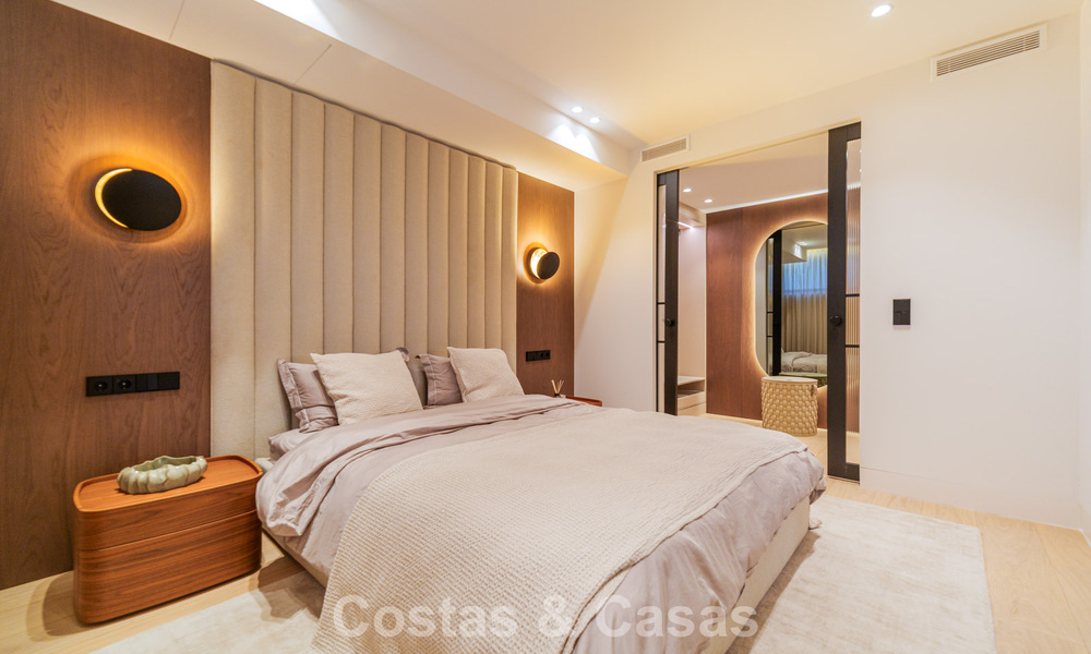 Villa de lujo exclusiva y moderna en venta a pocos pasos de la playa en el Este de Marbella 796909