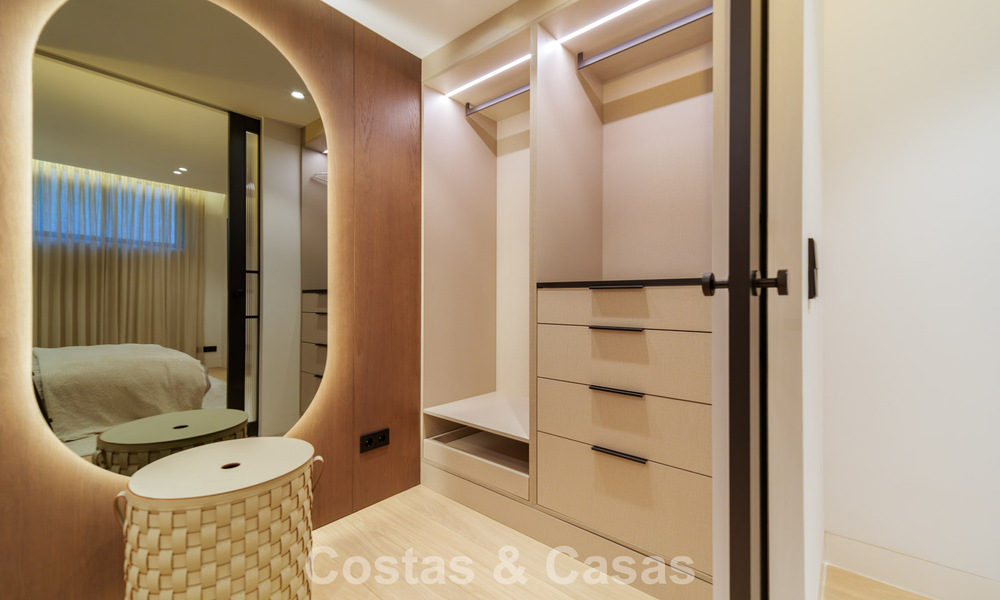 Villa de lujo exclusiva y moderna en venta a pocos pasos de la playa en el Este de Marbella 796911