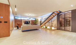 Villa de lujo exclusiva y moderna en venta a pocos pasos de la playa en el Este de Marbella 796914 