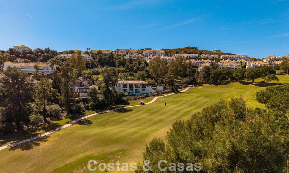 Villa mediterránea en primera línea de golf con vistas panorámicas en venta en La Cala Golf Resort, Mijas Costa 796446