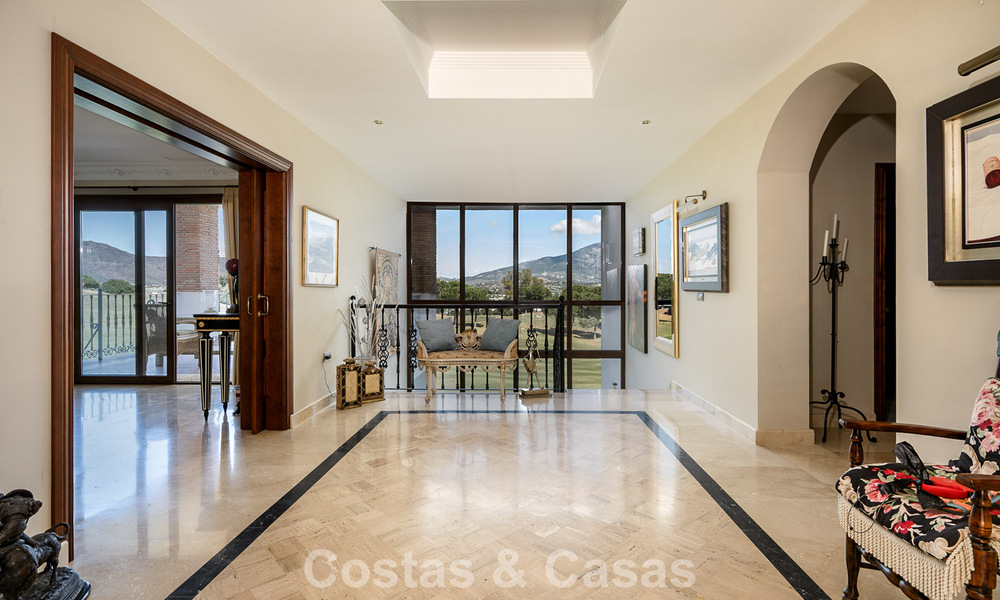 Villa mediterránea en primera línea de golf con vistas panorámicas en venta en La Cala Golf Resort, Mijas Costa 796468