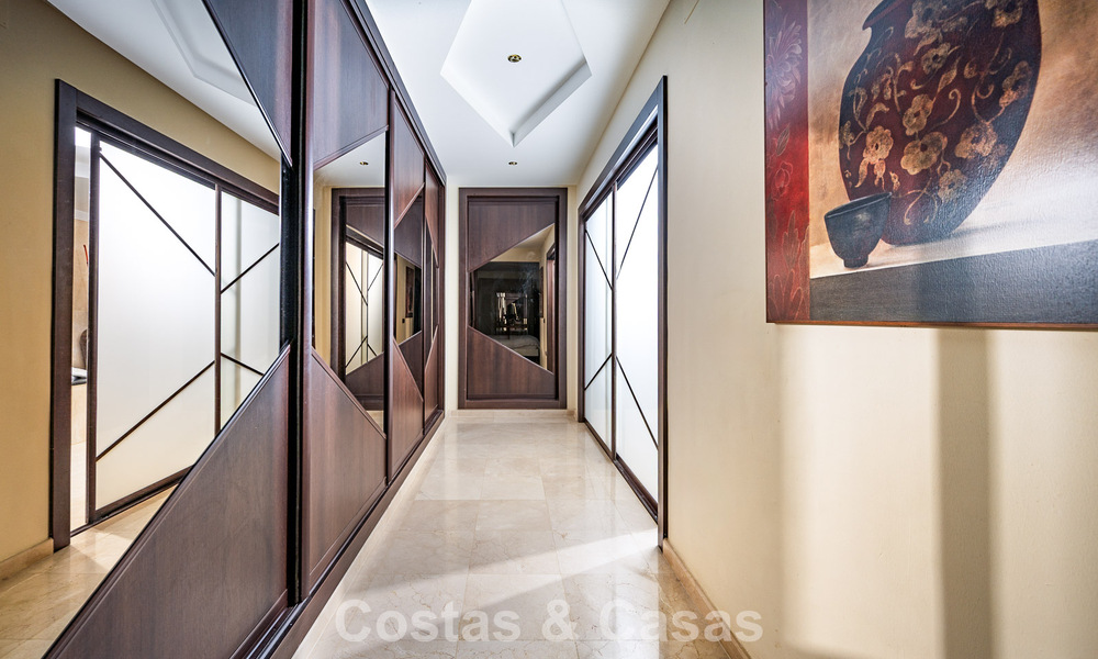 Villa mediterránea en primera línea de golf con vistas panorámicas en venta en La Cala Golf Resort, Mijas Costa 796484