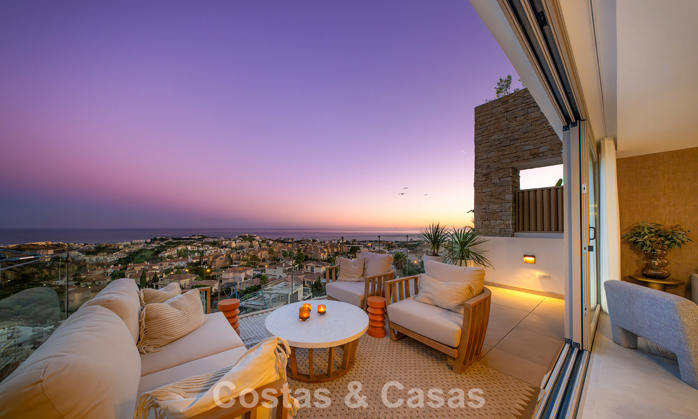 Listo para entrar a vivir! Lujosos apartamentos modernos con vistas panorámicas al mar en venta en Mijas, en la Costa del Sol 797130