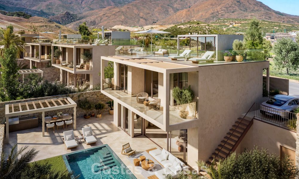 Villas modernas de nueva construcción en venta en primera línea de golf, cerca del centro de Estepona 796960