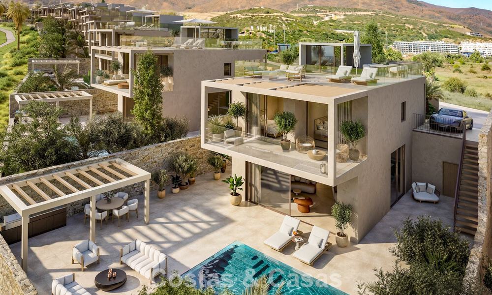 Villas modernas de nueva construcción en venta en primera línea de golf, cerca del centro de Estepona 796961