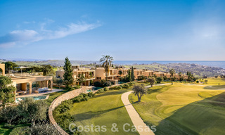 Villas modernas de nueva construcción en venta en primera línea de golf, cerca del centro de Estepona 796962 