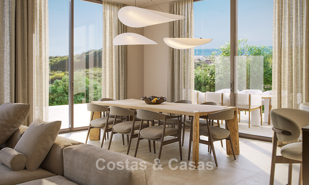 Villas modernas de nueva construcción en venta en primera línea de golf, cerca del centro de Estepona 796963
