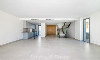 Lujosa villa pareada en venta cerca de servicios en Guadalmina Golf y San Pedro centro, Marbella 797174 