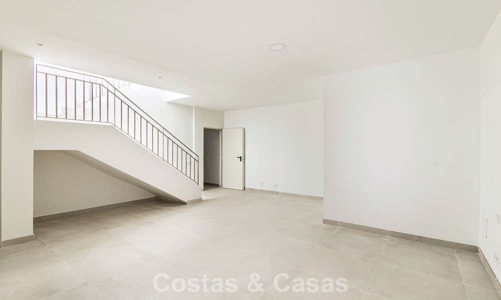 Lujosa villa pareada en venta cerca de servicios en Guadalmina Golf y San Pedro centro, Marbella 797179