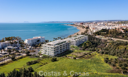 Lanzamiento! Apartamentos de lujo vanguardistas en venta con vistas al mar, a un paso de la playa y del paseo marítimo en Estepona 797196