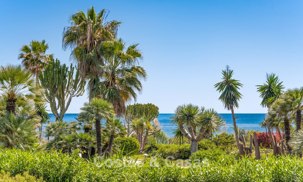 Elegante apartamento reformado en venta a poca distancia de la playa en la Nueva Milla de Oro entre Marbella y Estepona 797207