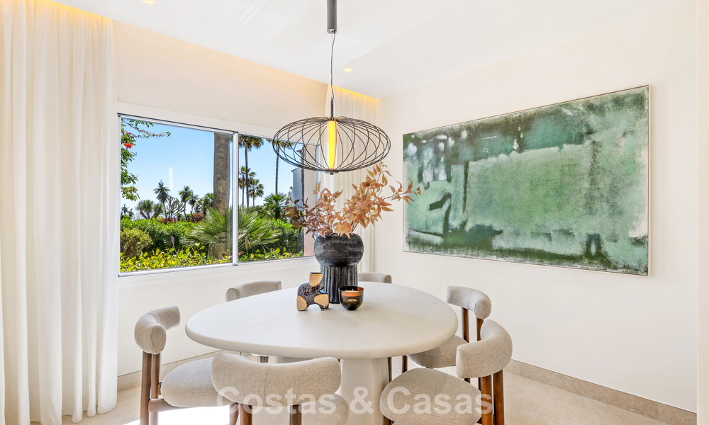Elegante apartamento reformado en venta a poca distancia de la playa en la Nueva Milla de Oro entre Marbella y Estepona 797216