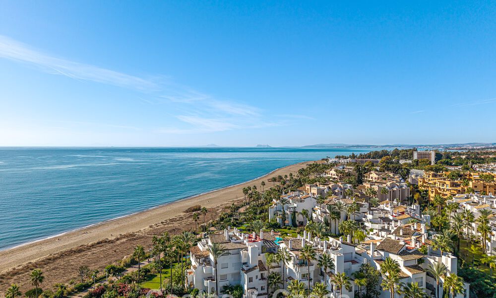 Elegante apartamento reformado en venta a poca distancia de la playa en la Nueva Milla de Oro entre Marbella y Estepona 797219