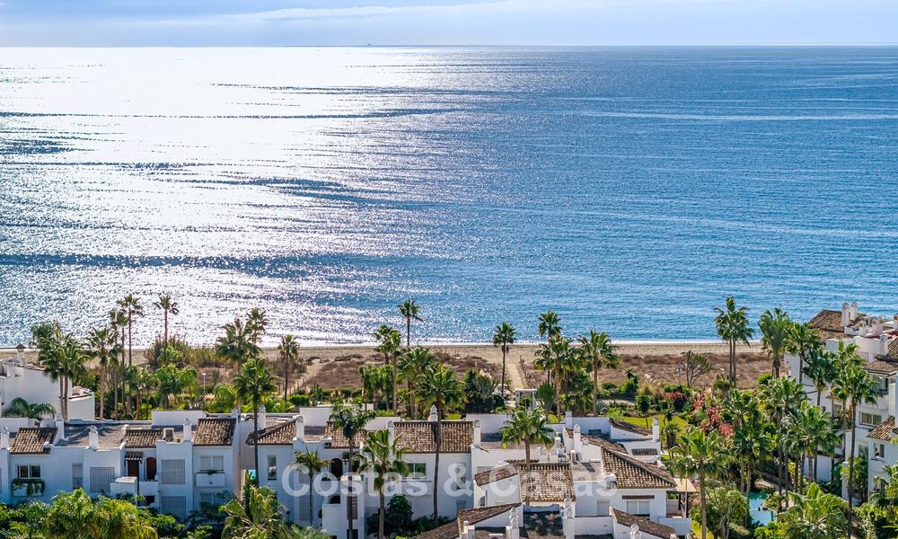 Elegante apartamento reformado en venta a poca distancia de la playa en la Nueva Milla de Oro entre Marbella y Estepona 797222