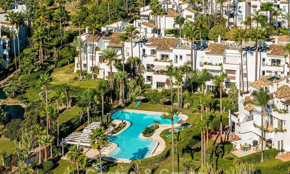 Elegante apartamento reformado en venta a poca distancia de la playa en la Nueva Milla de Oro entre Marbella y Estepona 797227