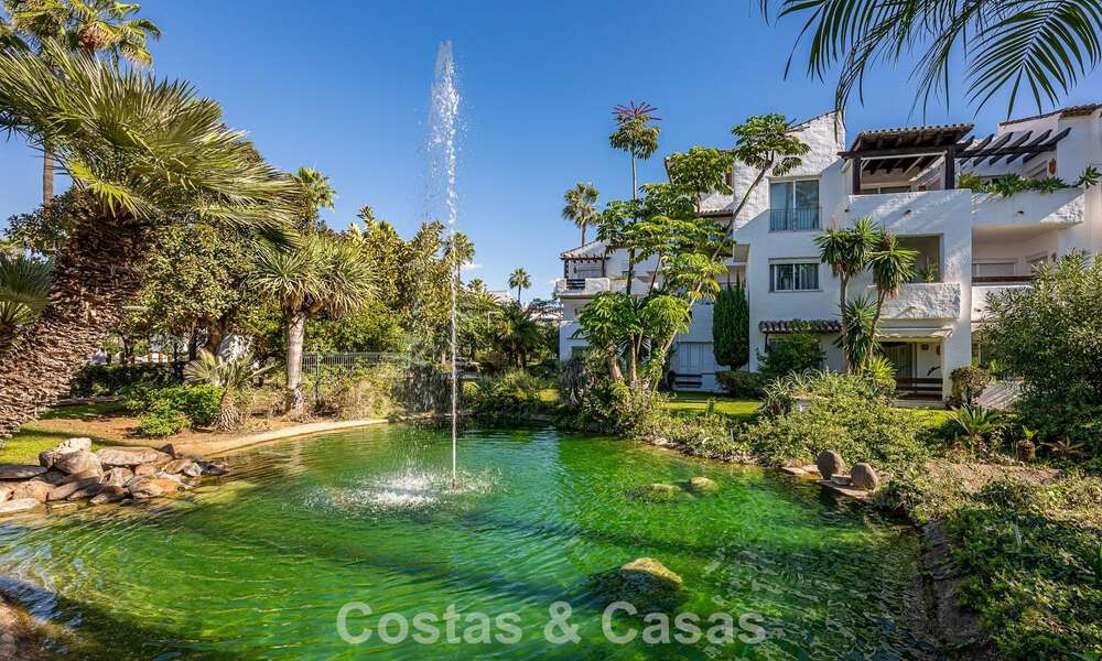 Elegante apartamento reformado en venta a poca distancia de la playa en la Nueva Milla de Oro entre Marbella y Estepona 797235