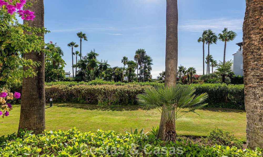 Elegante apartamento reformado en venta a poca distancia de la playa en la Nueva Milla de Oro entre Marbella y Estepona 797237