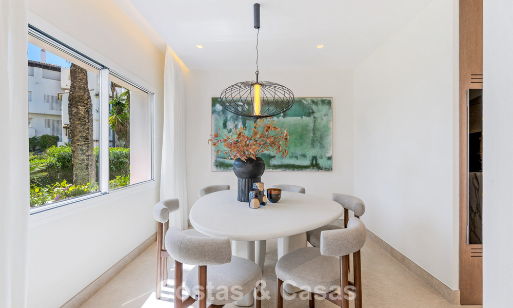 Elegante apartamento reformado en venta a poca distancia de la playa en la Nueva Milla de Oro entre Marbella y Estepona 797243
