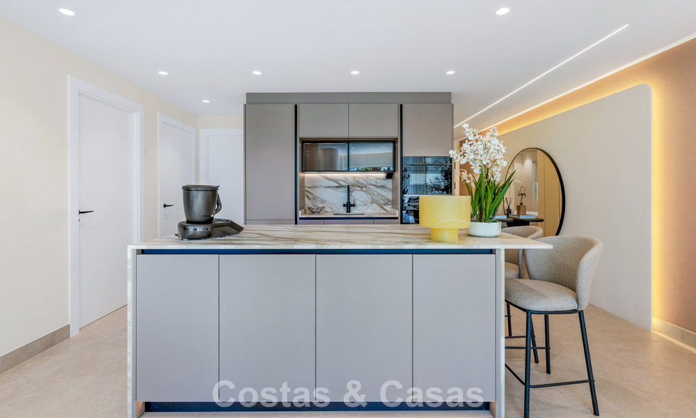 Elegante apartamento reformado en venta a poca distancia de la playa en la Nueva Milla de Oro entre Marbella y Estepona 797244