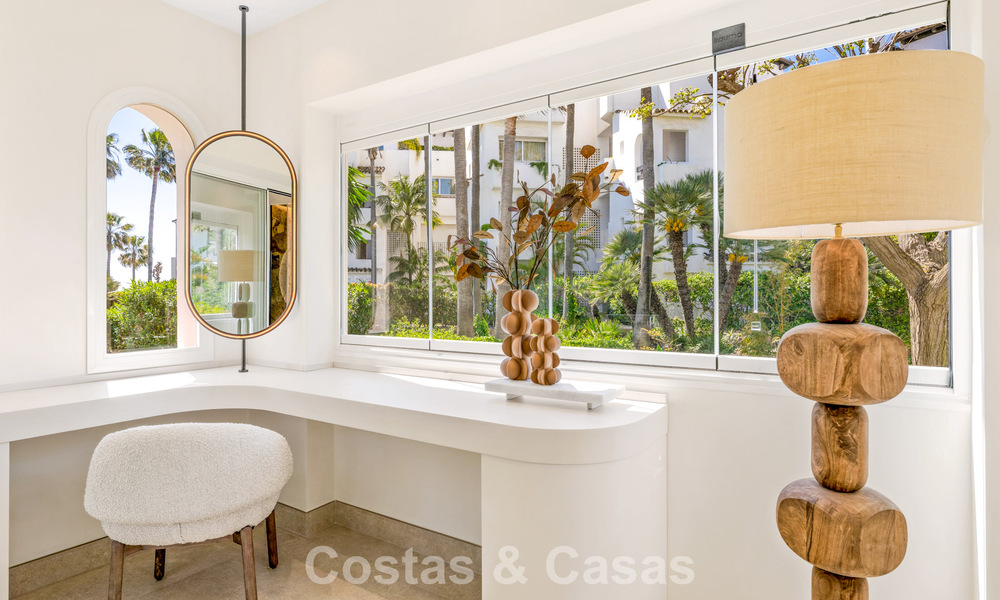 Elegante apartamento reformado en venta a poca distancia de la playa en la Nueva Milla de Oro entre Marbella y Estepona 797249
