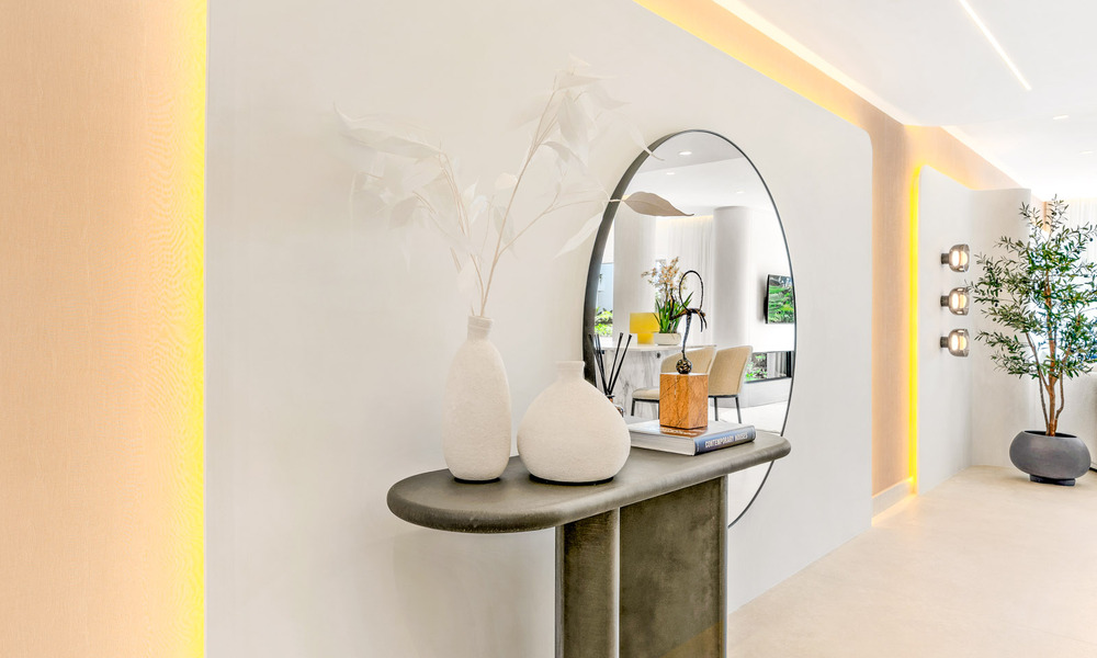 Elegante apartamento reformado en venta a poca distancia de la playa en la Nueva Milla de Oro entre Marbella y Estepona 797252