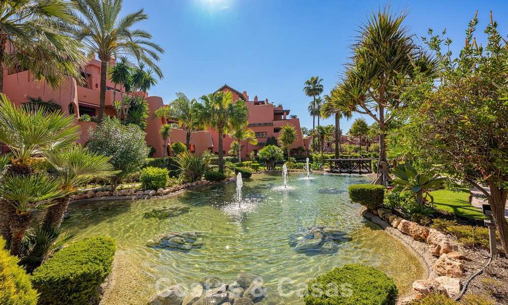 Ático en venta en un complejo de cinco estrellas en primera línea de playa en la New Golden Mile entre Marbella y Estepona 797273
