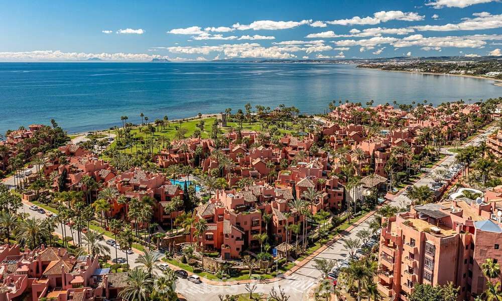 Ático en venta en un complejo de cinco estrellas en primera línea de playa en la New Golden Mile entre Marbella y Estepona 797274