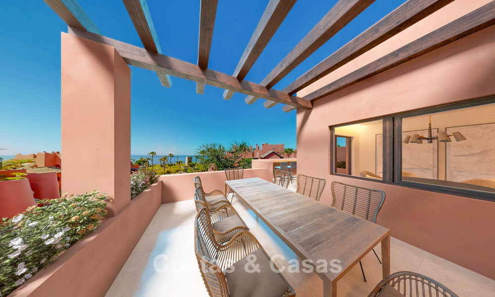 Ático en venta en un complejo de cinco estrellas en primera línea de playa en la New Golden Mile entre Marbella y Estepona 797278