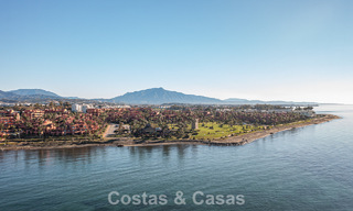 Ático en venta en un complejo de cinco estrellas en primera línea de playa en la New Golden Mile entre Marbella y Estepona 797726 
